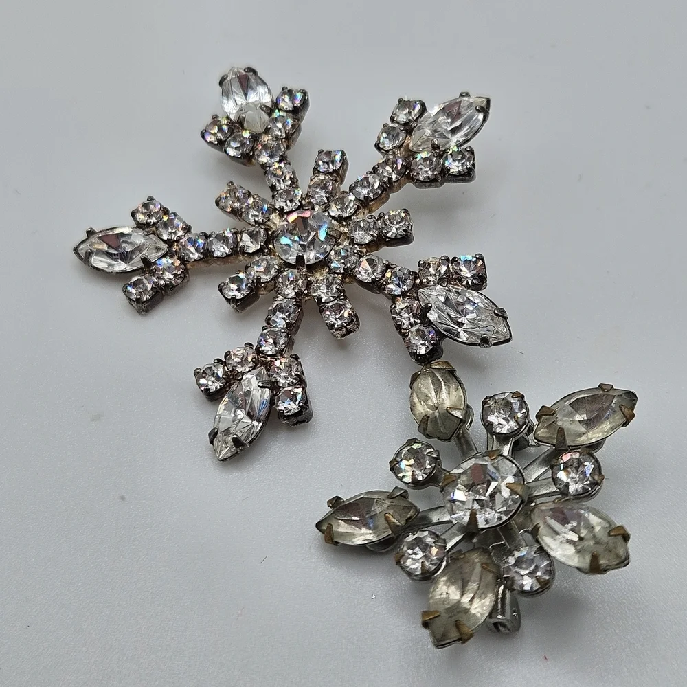 VINTAGE Rhinestone Silver Tone Snowflake Brooch Pin Set of Two Winter